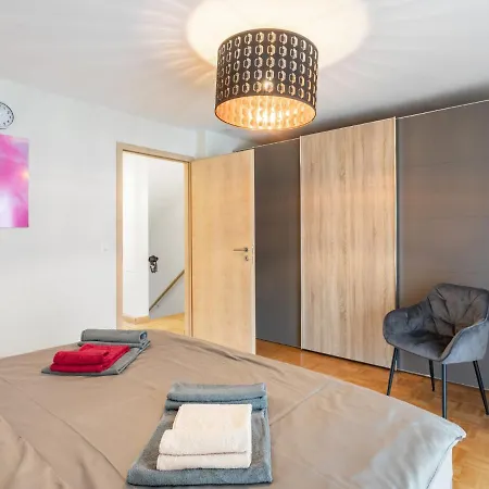 Apartment Tasman S20-r By Interhome *